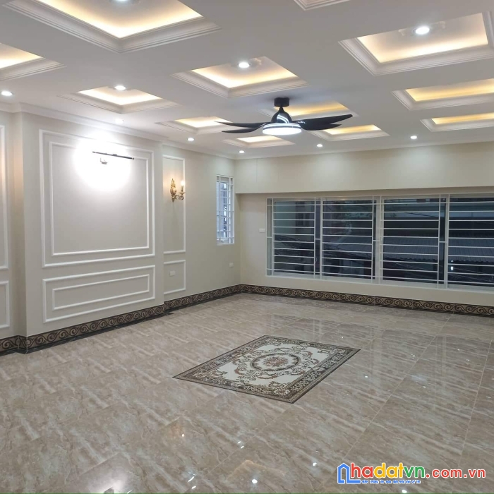 Bán nhà lâm hạ 5t thang máy p/lô ôtô phố vip long biên,hơn 14 tỷ