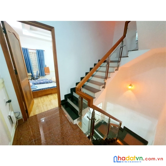 Nhà mới ở ngay lâm thị hố, q12 ngang 5 x12m,3 tầng