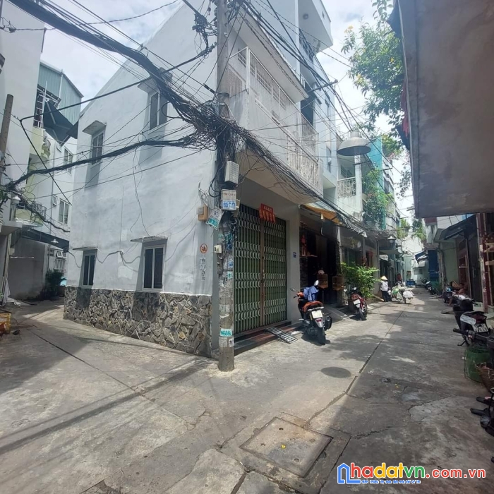 Bán nhà quận 11, hxh đổ cửa, lô góc cực thoáng, khu ít nhà bán, 2tầng, 38m2, nhỉnh 4 tỷ.