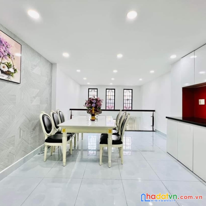 Nhà đẹp ngang 4m dtsd 180m2 quang trung nhỉnh 5 tỷ