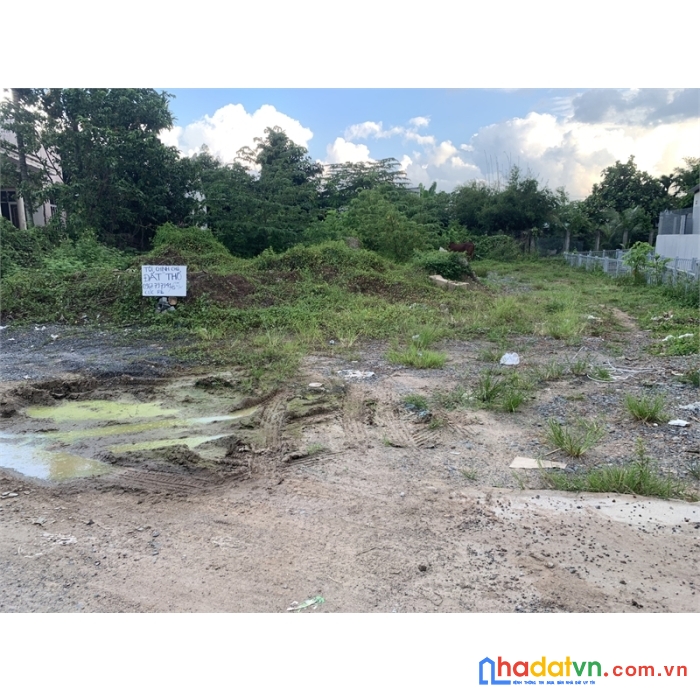 Gia đình về quê chữa bệnh nên cần bán đất lộc full thổ xts18 hôc môn hcm