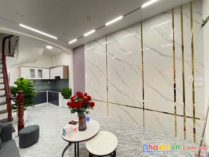 Cần bán nhà gấp dt 98m2. 1 tầng mt 4m giá hơn 3 tỷ , tặng nốt ô tô 50 triệu