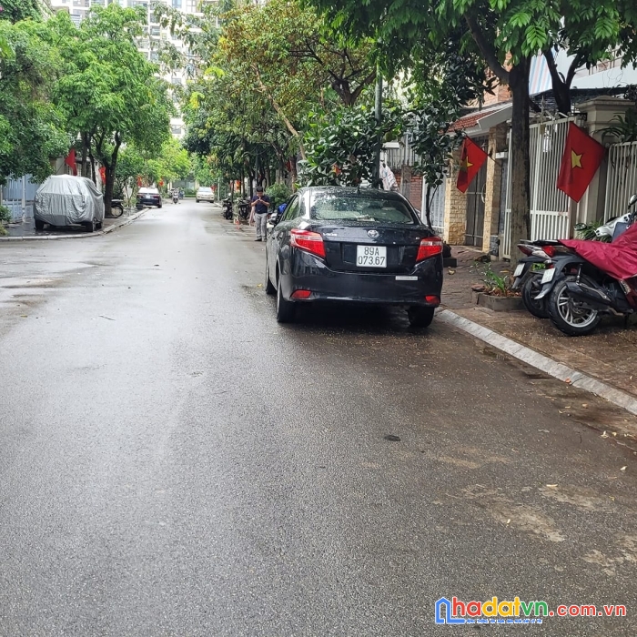 Bán nhà mặt ngõ chợ 264 ngọc thụy, long biên, ô tô tránh  90m mt5.2 5t 11.9 tỷ.