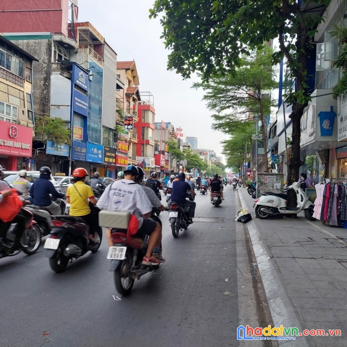 Vỉa hè rộng - vị trí siêu đẹp - mặt phố quận đống đa – kd sầm uất
