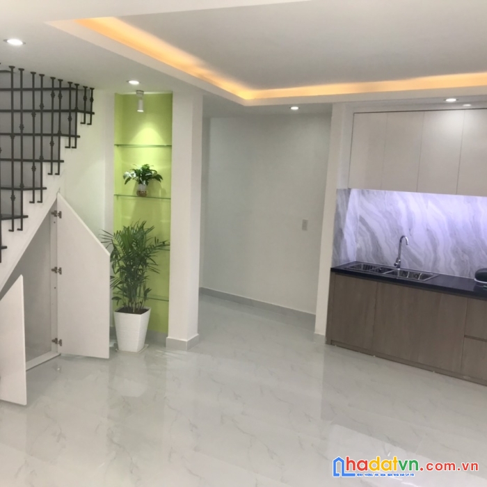 Nhà hẽm đường tháp bà tttp nha trang.