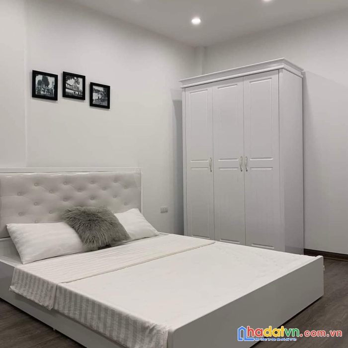 Bán nhà phố trung kính, cầu giấy 56m, 5 tầng, mt 15m. giá: 21 tỷ