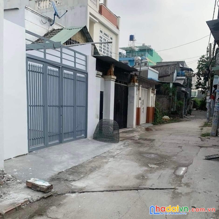 Bán nhà hẻm xh dt lớn 104m2 phường thạnh lộc quận 12 chỉ nhỉnh 4 tỷ.