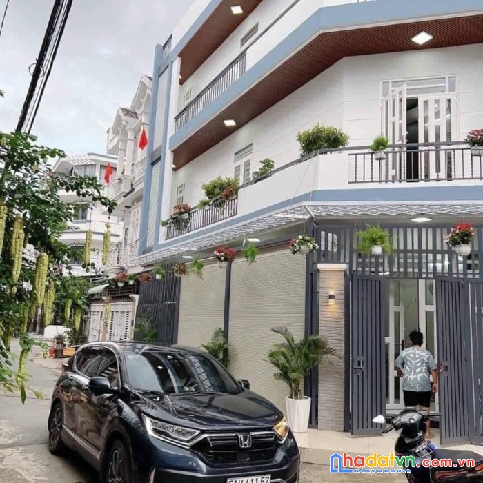 Nhà đẹp lung linh hxh căn lô góc ngang khủng 10m dt150m chỉ 7,8 tỷ