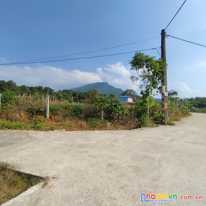 Chính chủ bán gấp lô đất nghỉ dưỡng 2397m2,3 mt 2oto tránh tại ba trại ba vì giá chỉ hơn 2tr/m2