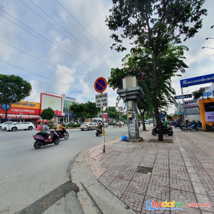 Ngay vòng xoay an lạc - hxt thông - 1 phut qua aeon bình tân