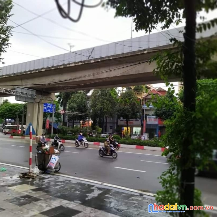 Chính chủ bán nhà mặt phố xa la dt 95m2, 4t, kinh doanh đỉnh, giá 16.3t