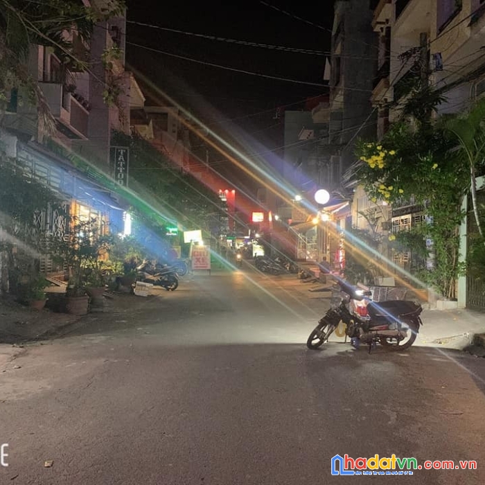 Siêu biệt thự gv -  hẻm xe tải 12m thẳng 1 trục -ngang gần 9m - cách mặt tiền 20m -