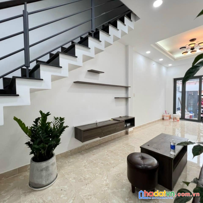 Bán nhà hẻm 861 trần xuân soạn, 60m2, 6.4 tỷ, 4pn,5wc, đủ nội thất.