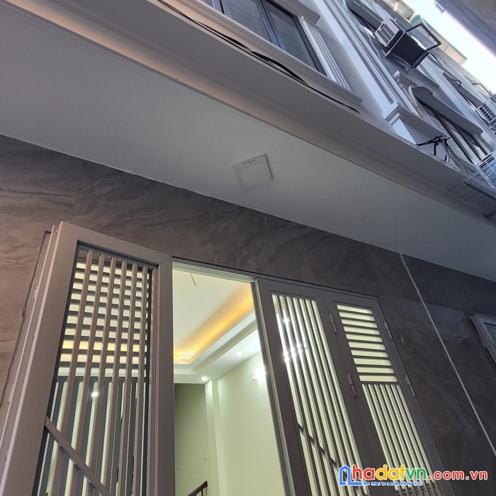 Chỉ 2 tỷ 7! bán nhà thanh am lô góc 32m 4 tầng.