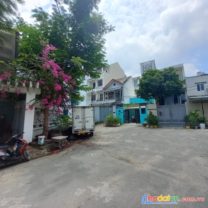 Bán nhà cấp 4 hẻm 2 mặt tiền, ngang 10 mét, ô tô đổ cửa ☎ mr hòa 0909127160