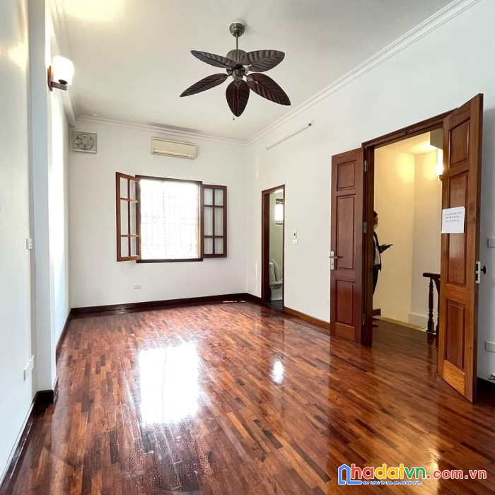 Bán nhà hoàng văn thái, ô tô đỗ cổng, 50m2 giá 5.75 tỷ