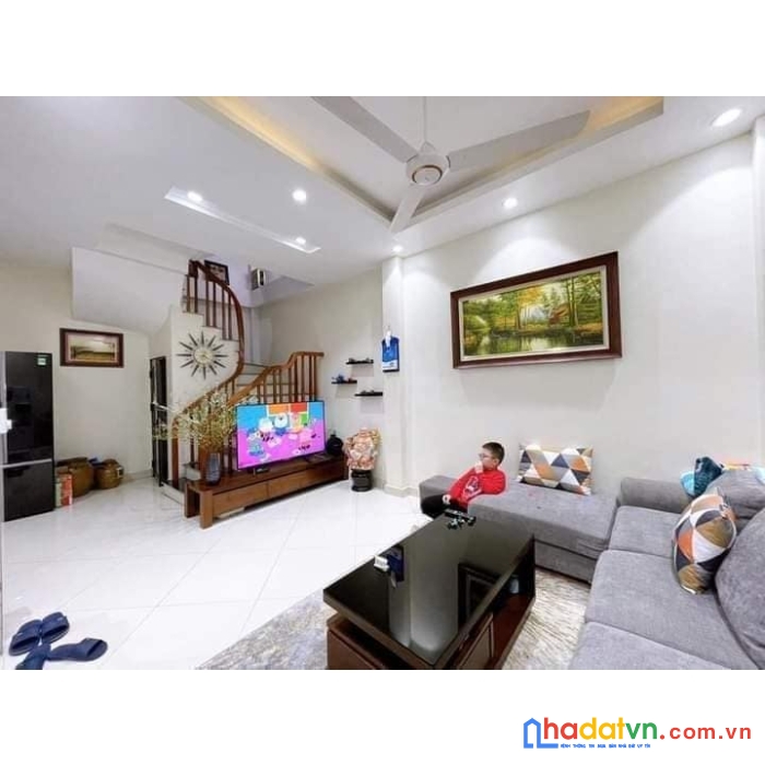 Bán nhà hào nam, tt đống đa, nhà đẹp như mới,gần phố, ở ngay, dt 45m2 x5t, chỉ 4.5 tỷ