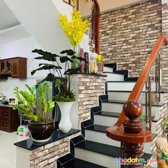 Bán nhà hẻm ô tô - thị trấn nhà bè - có sân đậu xe hơi. chỉ [ 5, x tỷ ]
