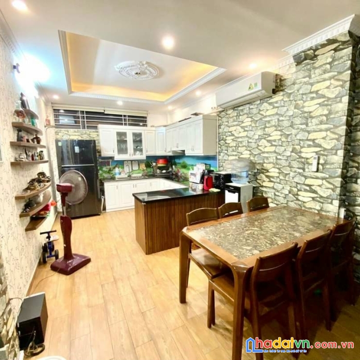 Bán nhà cầu giấy, 35m2 x 5 tầng, phân lô, ngõ ô tô gần, chỉ 3,9 tỷ.