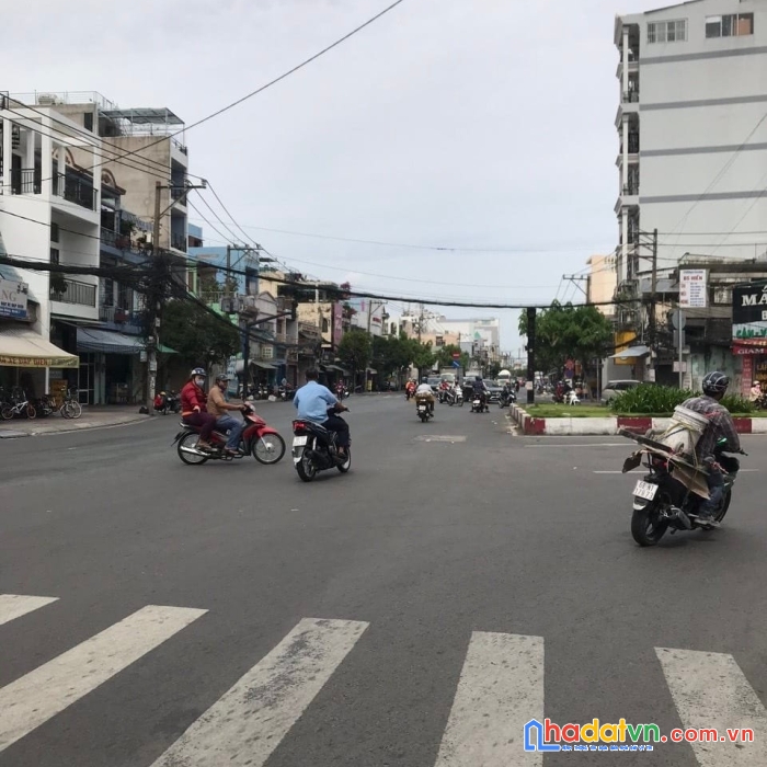 Bán nhà 2 mặt tiền đường huỳnh tấn phát - phù hợp kinh doanh đa ngành nghề
2 mặt tiền huỳnh tấn
