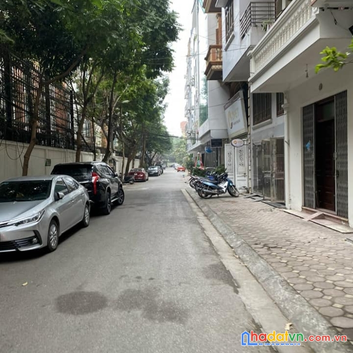 Bán đất tặng nhà ngõ 615 nguyễn văn cừ, long biên, hà nội. 58m2, giá 3.25 tỷ, 20m ra ô tô tránh.