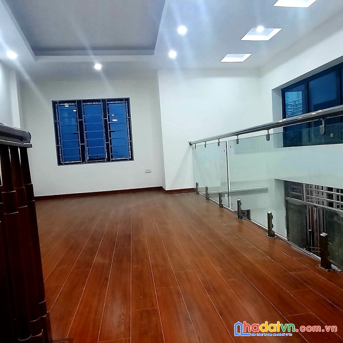 Bán nhà tả thanh oai,3 mặt thoáng,dt 36m2,mt 6m,giá 2,78 tỉ