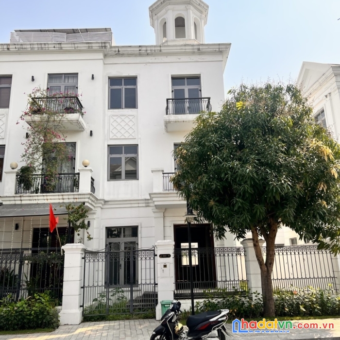 Bán biệt thự vip cạnh vinhome riverside: 170m2, áp góc, sát hồ, hơn 24 tỷ