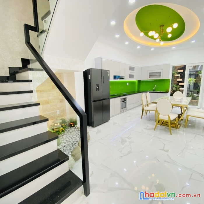 Bán gấp nhà đường phan xích long - vũ huy tấn - hxh - ngang 7m1 - 5 tầng - giá nhỉnh 8  tỷ