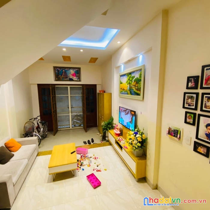 Bán nhà kim ngưu, lô góc, ô tô, kd, 60m2, 6.8 tỷ. 0983674528