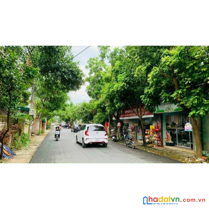 Chính chủ cần tiền bán nhanh lô đất 100m2 mặt tiền hơn 8m. cách 20m ra đường nhựa. giá rẻ hơn thị