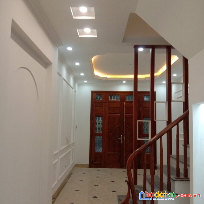 Bán nhà phố lê quang đạo, nam từ liêm, ô tô gần, tặng nội thất, dt 40m2x 4t, mt 4m, chỉ 3.8 tỷ.