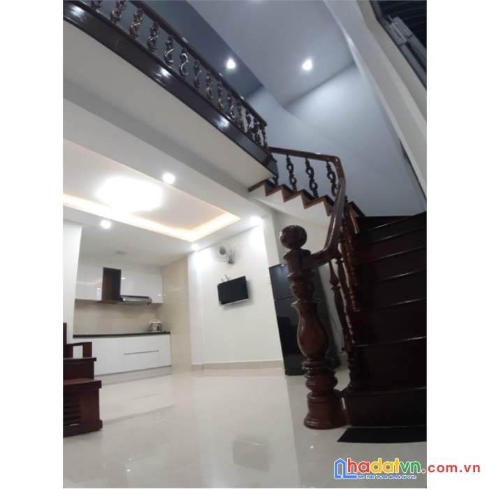 Nhà đẹp lê độ 2 tầng nội thất vip ba bước lên ô tô giá 2.3x tỷ gọi 0905522660