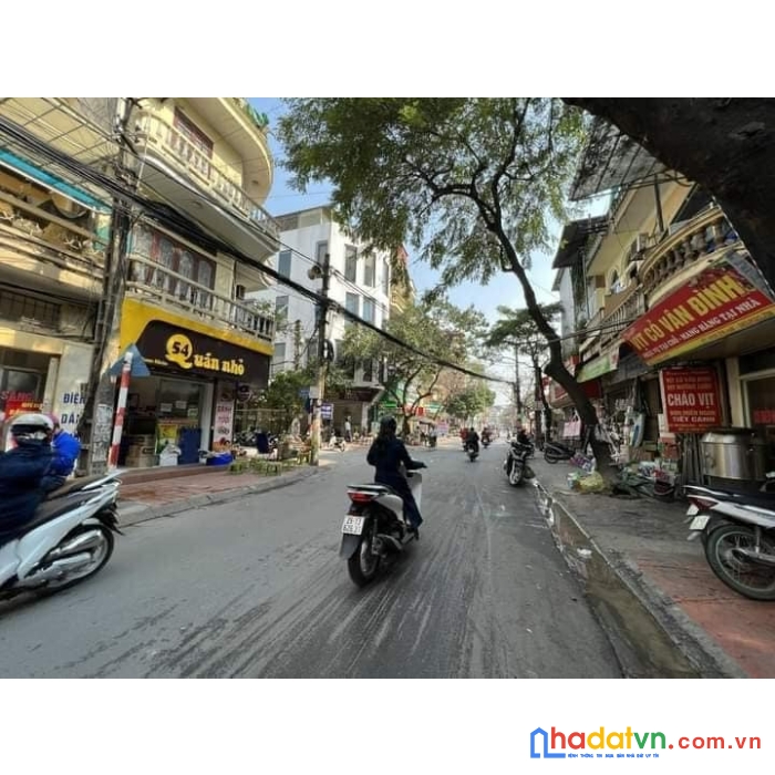 Bán nhà mặt phố tân triều 52m2, 4 tầng, mt 5,2m, lõi trung tâm triều khúc, ô tô vào nhà, kinh