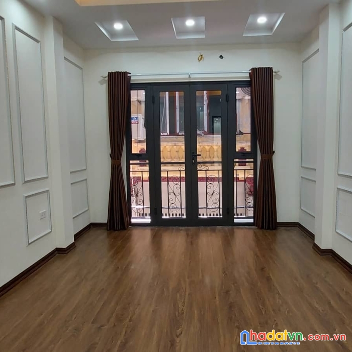 Phân lô hoàng quốc việt, dt 62m x 5 tầng, có gara ô tô, nhỉnh 11 tỷ
