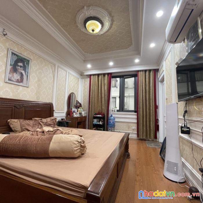 Bán nhà gấp phố bùi xuân phái 210m2, 4 tầng, mt 10m, giá 42 tỷ.