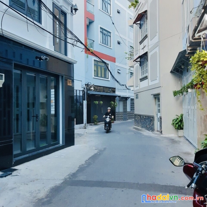 Nhà bán thich quảng đức  phú nhuận - hẻm xe hơi tránh - 5 tầng - nhỉnh 4 tỷ. nhà xây theo phong