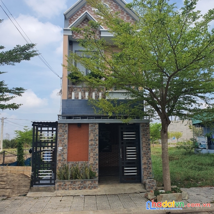 Bán nhà 01tret 01 lầu kdc bella víta 1.7 tỷ