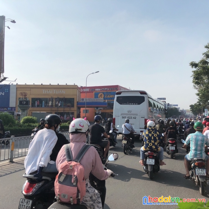 Bán mảnh đất tặng vị trí đắc địa ngang 6m, ngay chợ căn cứ k26, hxt thông, chỉ 5.99 tỷ.