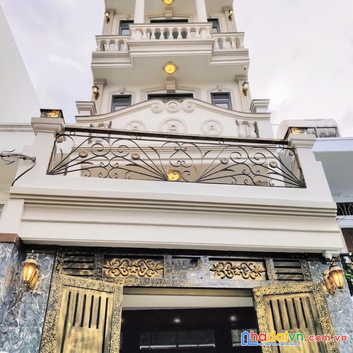 Hẻm 595 cmt8. dt: 5.3m x 24m. 4 tầng. gía 16.5 tỷ