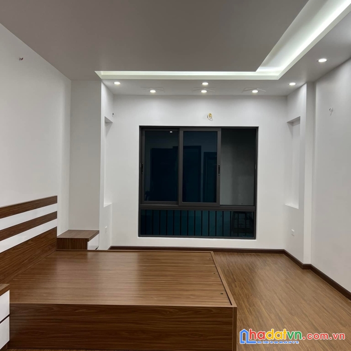 Bán  nhà nguyễn khang, nhà mới, lô góc, 39m,4.8 tỷ