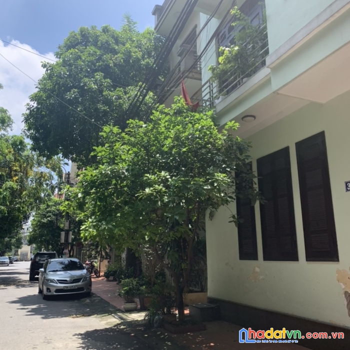 Bán nhà ngọc thụy, long biên 35 m2 4 tầng 3.05 tỷ  ba bước ra cầu chương dương