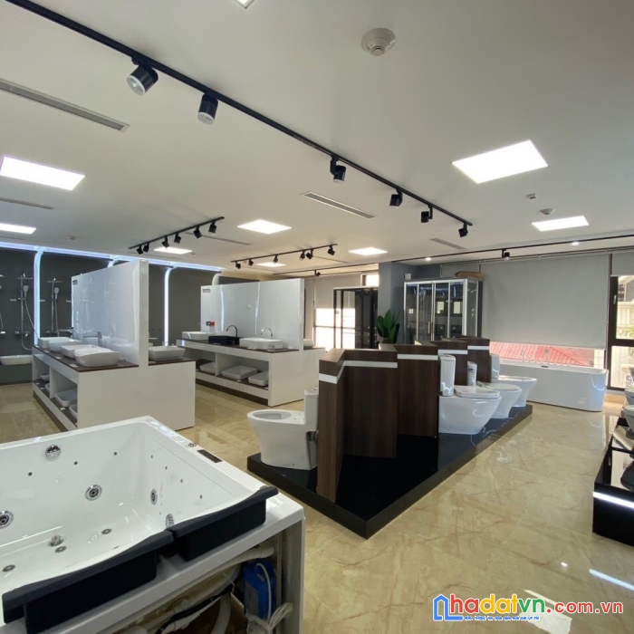Vip – siêu phẩm mặt phố hoàng quốc việt 300m, 9t, 8mmt. kinh doanh, vp. giá chỉ 180 tỷ. lh