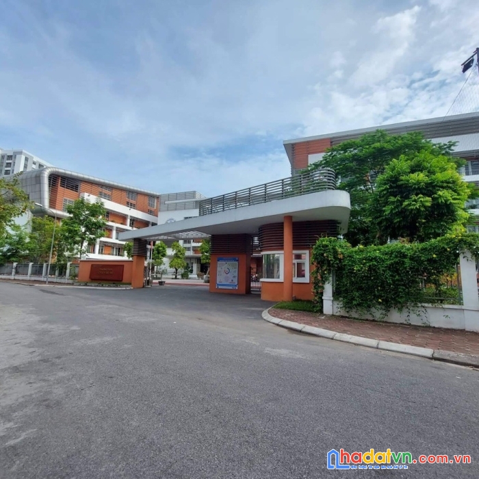 Bán đất phân lô_tđc giang biên_lô góc_view vườn hoa_48m2_6,7 tỷ