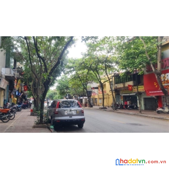 Hot! bán nhà mặt phố ngọc lâm 30m,ô tô,kinh doanh,dt 20tr/tháng.giá 4.8 tỷ