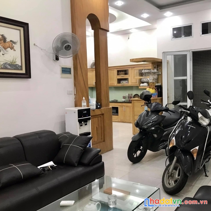 Bán nhà quan nhân diện tích rộng, 2 thoáng, 7 tỷ hơn