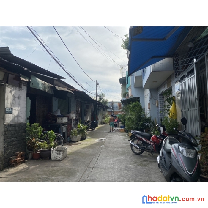 Bán nhà 3 tầng lũy bán bích, hẻm 5m, 47 m2, 4 pn, 4 tỷ 1