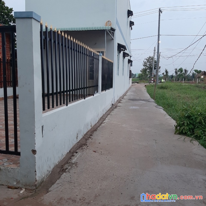 Cần bán lô đất kèm theo nhà sẵn tại mỹ lộc cần giuộc long an, diện tích 40m2 giá 800 triệu.