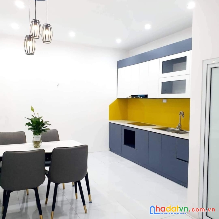 Bán nhà 10m ra mặt phố trương định - ô tô đỗ - 5,2 tỷ - 48m2 - mặt tiền 4m - nhà đẹp - rất có lộc