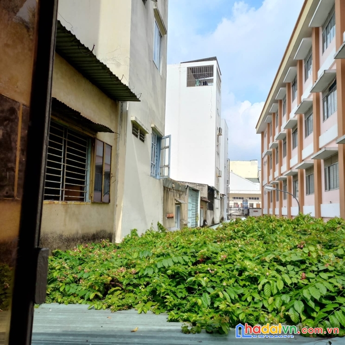 Nhà hẻm trung tâm tân bình giá rẻ.