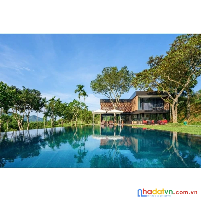 Biệt thự villa lương sơn, hòa bình, 1000m2, bể bơi, sân vườn, giá 8 tỷ - 0902083139